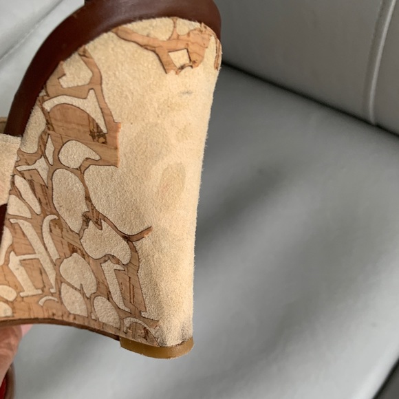 Carolina Herrera Natural suede Ankle Strap Wedge - Picture 14 of 15